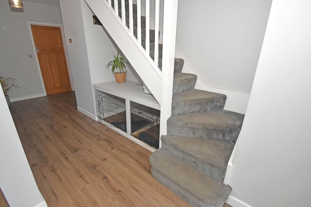 Avalon, Rue Des Francais, Castel