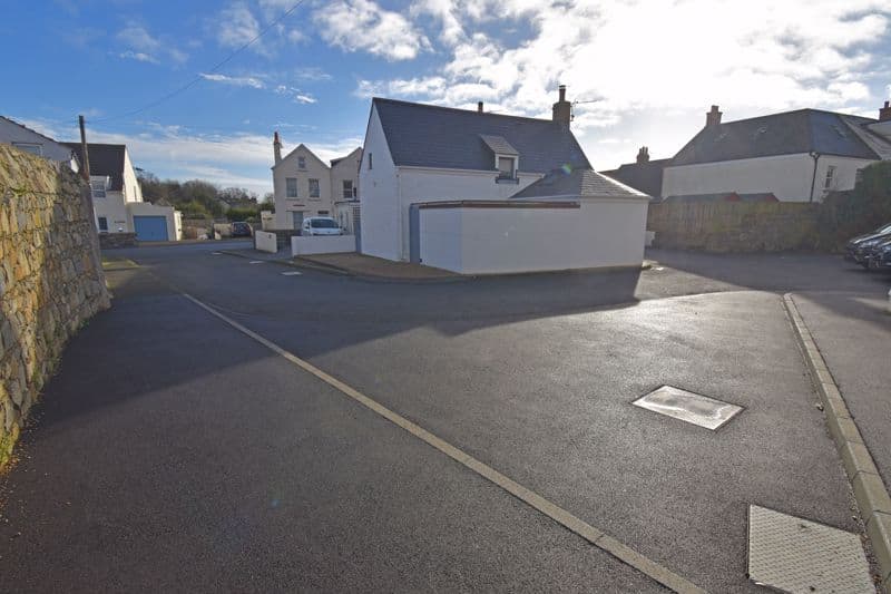 Flat 4, Mont Clare, Sohier Road, Vale