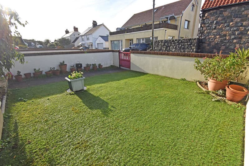 Lakeside, 1 Bromley Terrace, St Sampson